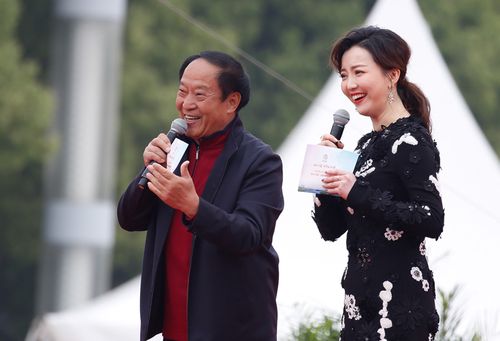 中國文聯(lián)文藝志愿服務(wù)團(tuán)“送歡樂下基層”慰問演出走進(jìn)銅陵